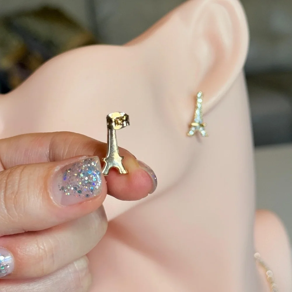 Gold Eiffel Tower Earrings. - Picture 7 of 9